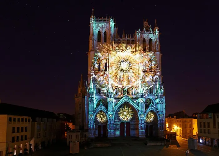 Maison Famille-Confort-Terrasse Jardin-Vue Cathedrale
