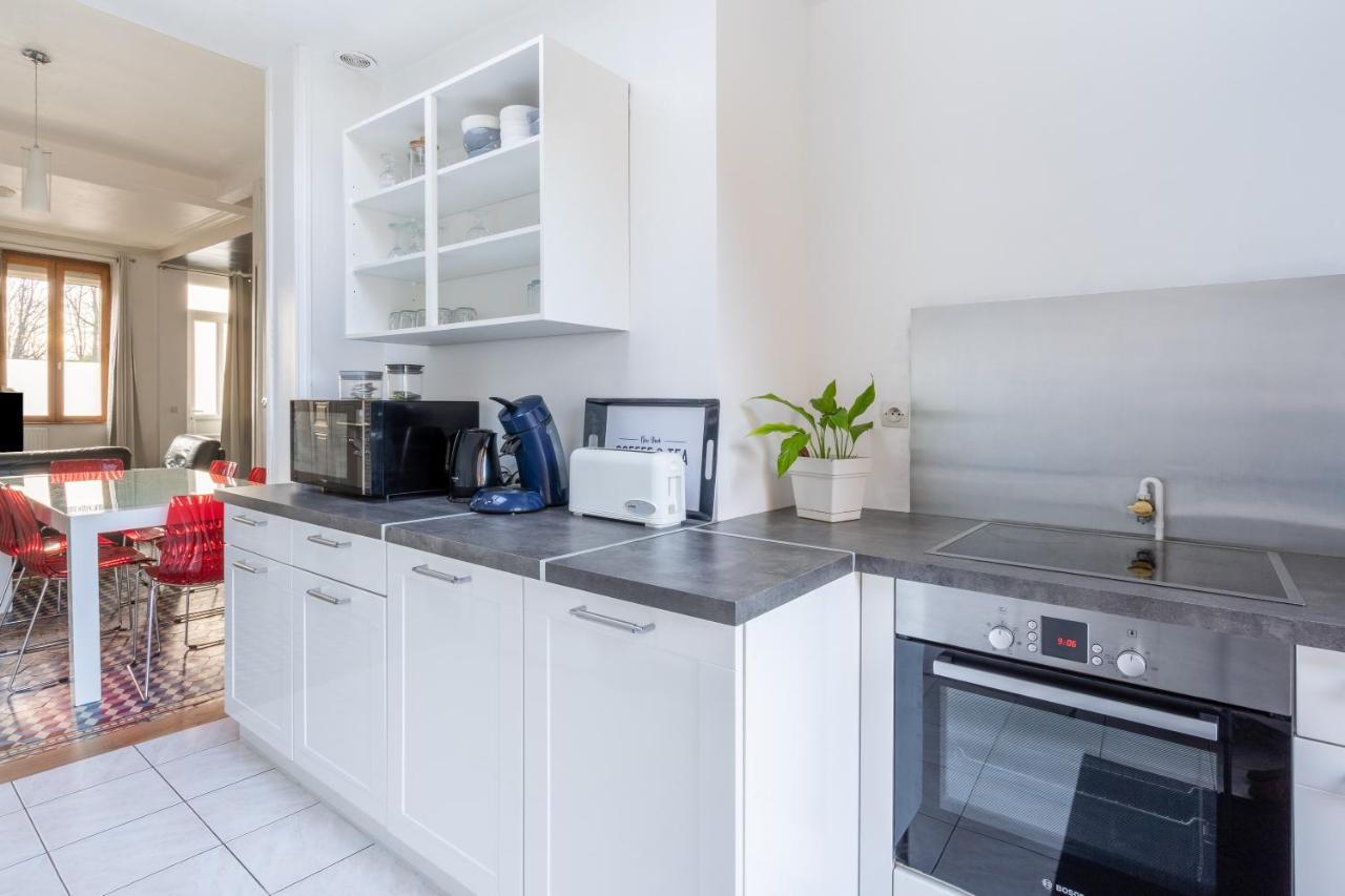 Holiday home Maison Famille-confort-terrasse Jardin-vue Cathedrale Amiens