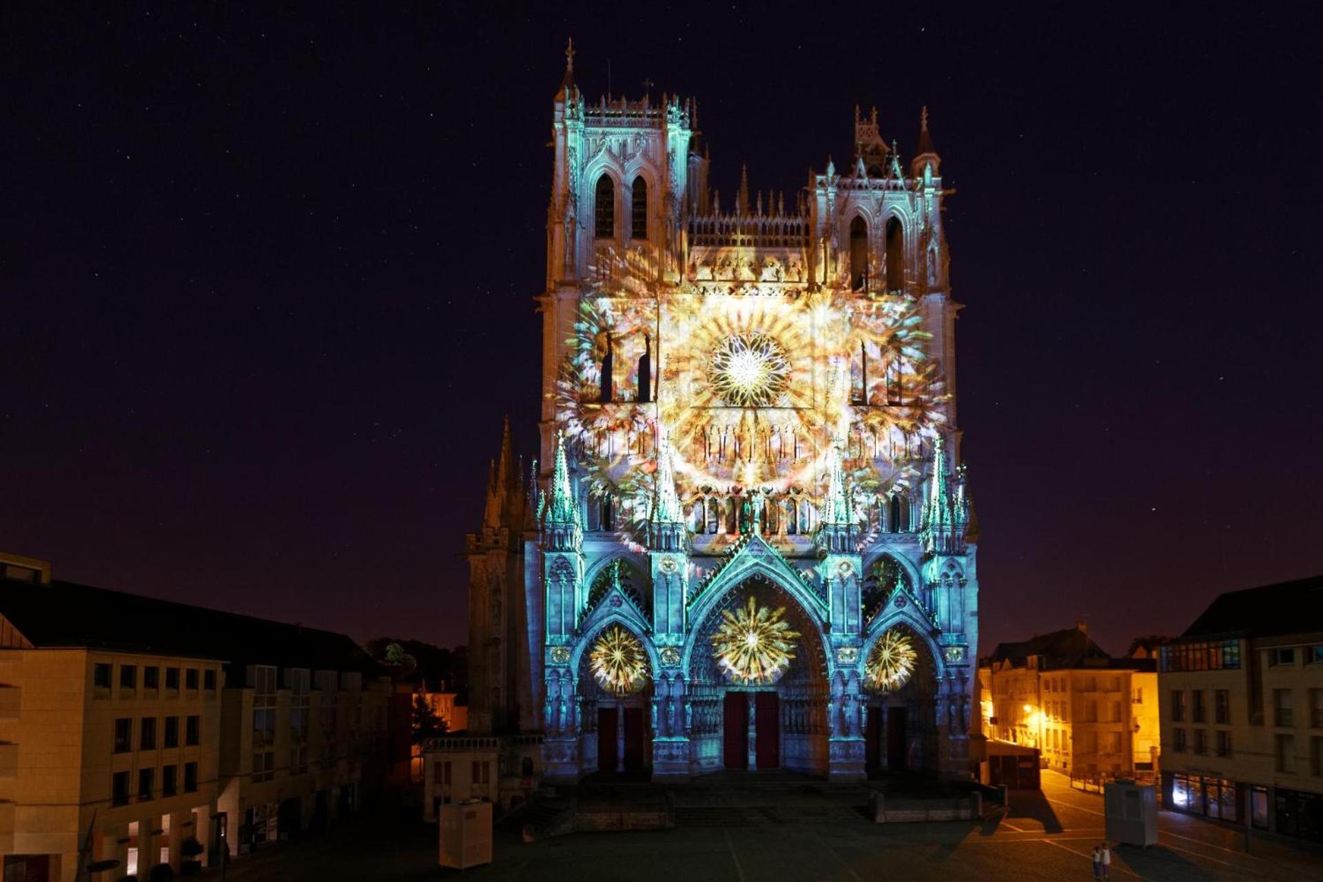 Maison Famille-confort-terrasse Jardin-vue Cathedrale *